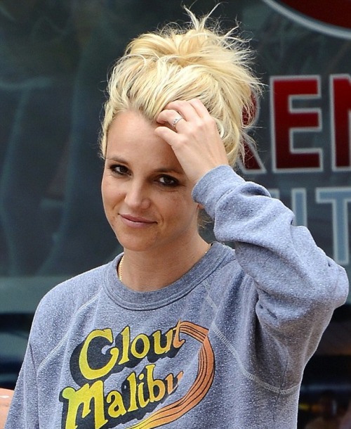 Britney >> Candids, apariciones, etc..  [3] - Página 20 Tumblr_mqbhd5xYYW1s9t5yfo1_500