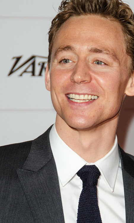 Kedvenc képeink Tom Hiddlestonról No. 1. - Page 5 Tumblr_mj7rrwkPoQ1rfxs1ko1_500