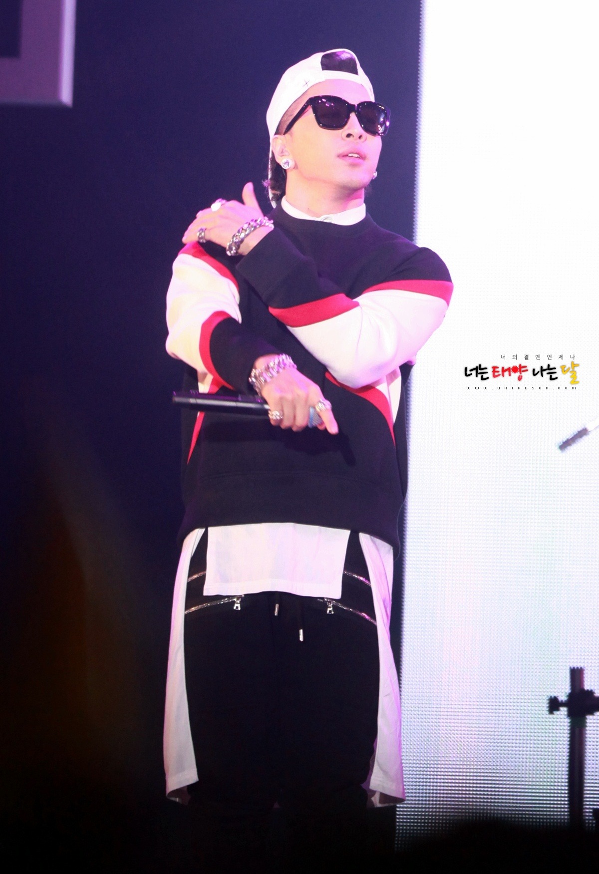 [11/8/13][PhoHD/Vid] Taeyang tại đêm diễn a-nation Tumblr_mrhlxyGzRL1qzjb8ko5_1280