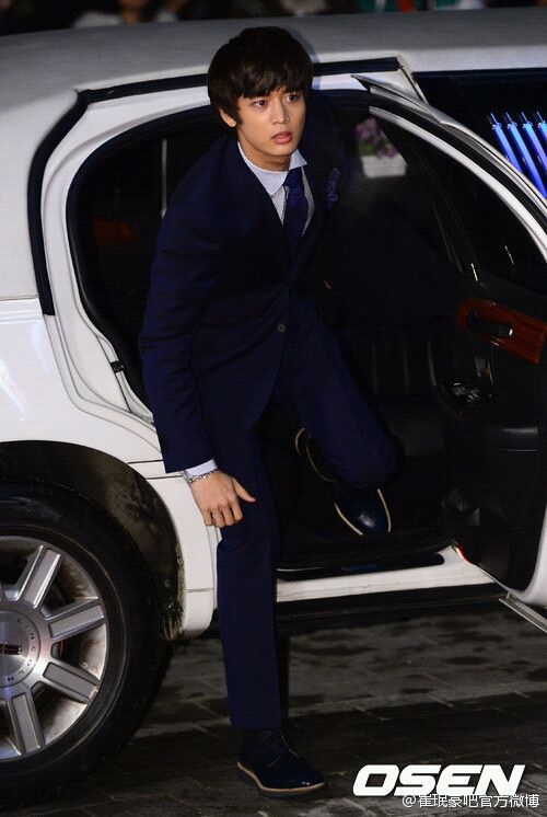 121231 Minho @ 2012 SBS Drama Awards Tumblr_mfwa6mg2OC1rsplwwo1_500