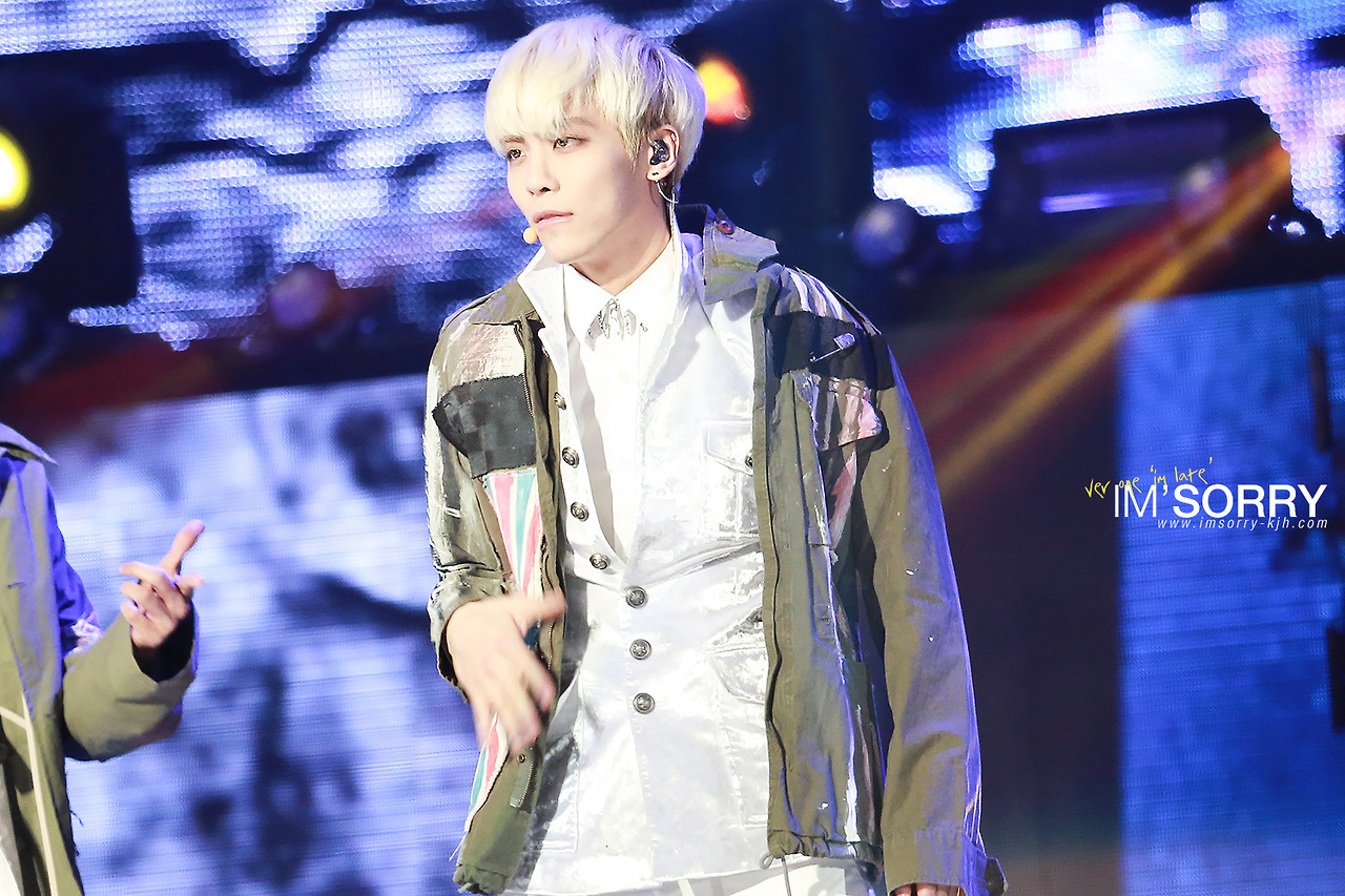 140123 Jonghyun @ '23rd Seul Music Awards' Tumblr_mzwzk42ag41qzk8j4o1_1280