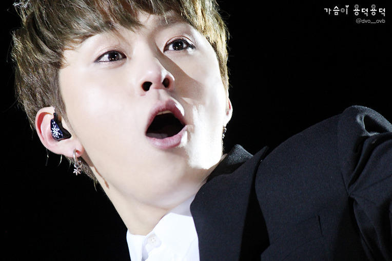 [PICS] [23.02.13] Junhyung @ Kpop Concert Tumblr_miq3ukJ0mH1r8h1ifo1_1280