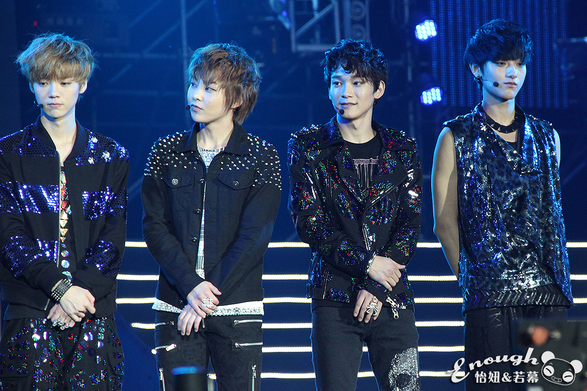 [Fantaken] 281012 EXO M XiuMin @ Yangtze River Music Festival - Page 2 Tumblr_mf5q9v2pYZ1qhmxnlo1_1280