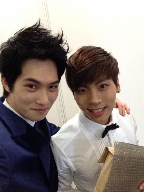 [Twitter] 130117 Jonghyun de CNBLUE update con Jonghyun de SHINee Tumblr_mgrol7XwvE1qdtvhxo2_1280