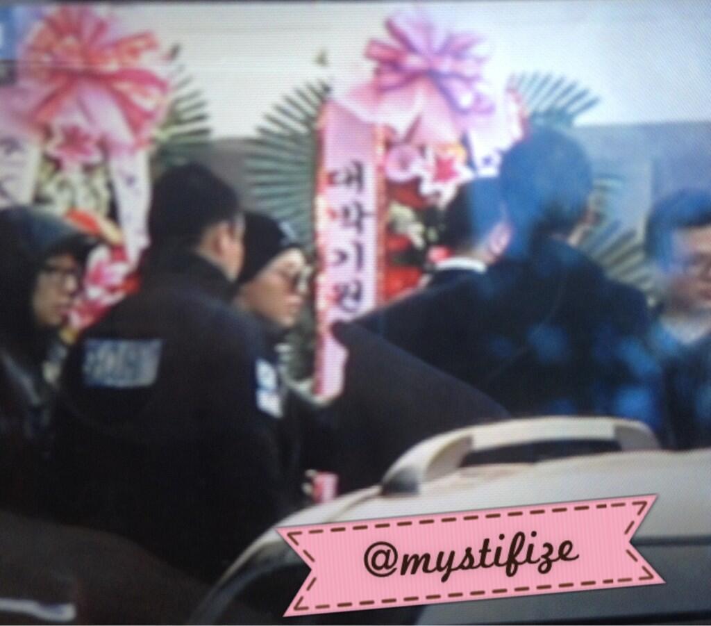 [1/4/13][Pho] TOP, Seungri, GD rời khỏi concert của GD ở Seoul Tumblr_mkiqkiwdN41qjyoa0o2_1280