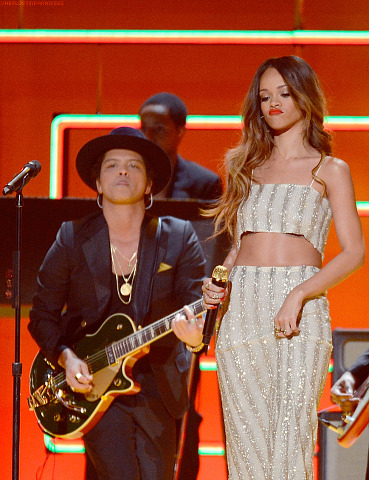 Grammy's 2013 [ACTUACIÓN] > Noticias, fotos - Página 2 Tumblr_mi2634bpx01rfi5vho1_400