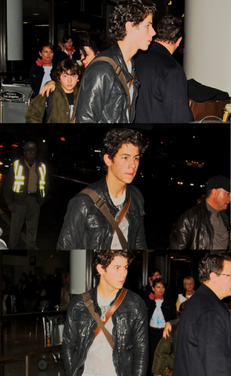 nicholas jerry jonas <3 - صفحة 2 Tumblr_ktuu0yhdNP1qa4541o1_500