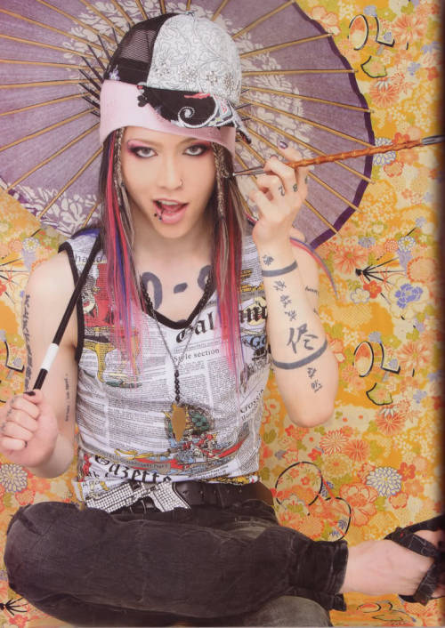 miyavi hoooooooooooot picture  Tumblr_kzex7nghcy1qarmg7o1_500