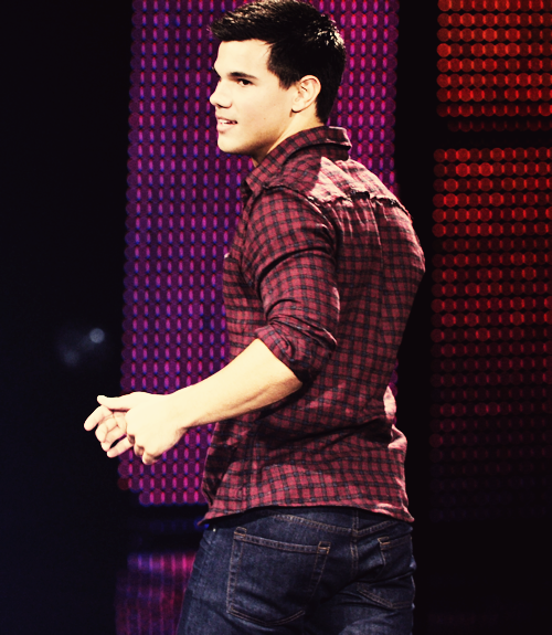 Taylor Daniel Lautner <3 Tumblr_l8cgq4nAQU1qdzb5ko1_500