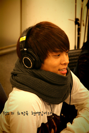 [20101216] Jonghyun @ Hyun Young Music Party Tumblr_ldk3z6d3GO1qzk8j4o1_400