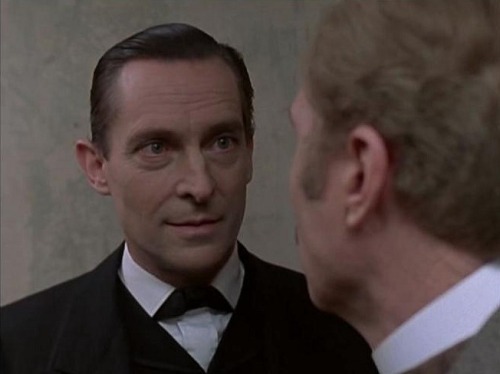 JEREMY BRETT - az igazi Sherlock Holmes - Page 10 Tumblr_lgiuoo5Pci1qfj8xoo1_500