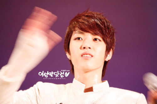 Lee SungYeol 이성열  Tumblr_lgwtxuA94z1qe9swuo1_500