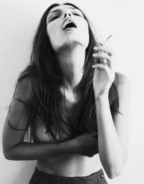 ...Smoking girl... - Page 6 Tumblr_lp0fwj3k9s1qeiplao1_500