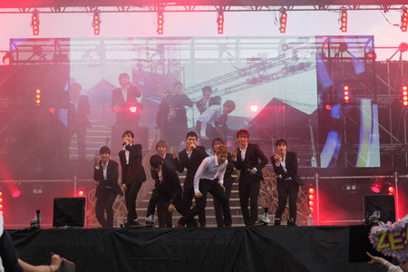 [110730] ZE:A @ Love-1 Asia Festival Tumblr_lpah4aybN01qebqc0o1_500