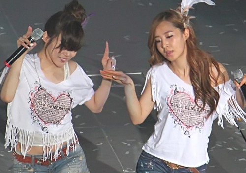 [PICS][17-08-2011] Yulti couple <3 Yulti tình cảm  Tumblr_lpebz55t2e1qfa6gko1_500