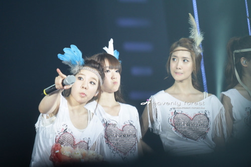 [YOONASIM/PIC][5-8-2011] NHỮNG HÌNH ẢNH CỦA YOONA TỪ 2011 GG TOUR - SEOUL CONCERT Tumblr_lpfwcgh0tC1qh1v2uo1_500