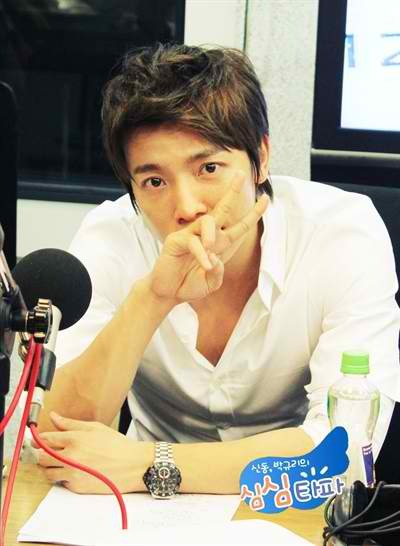 Donghae [동해] - Page 9 Tumblr_lpv70y5Jxq1qa7tfso1_400