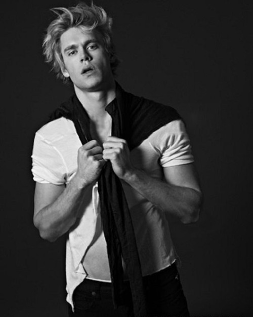 CHORD OVERSTREET (Sam) - Page 4 Tumblr_lpztcihpiJ1qecvcto2_500