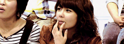 [POLL][GIFS][18/9/2011] Yoong đã trúng tiếng sét ái tình của Yul! =)) ( PG-15 ) Tumblr_lq89c7fm201qjq464o1_400