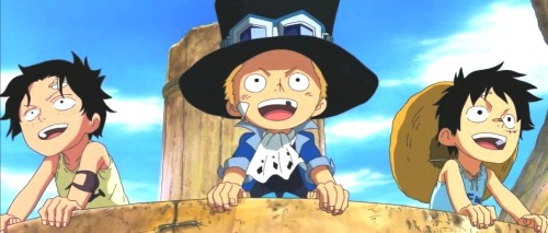 One Piece .gif - Page 2 Tumblr_lqetk1e0CM1r21i2io1_r1_500