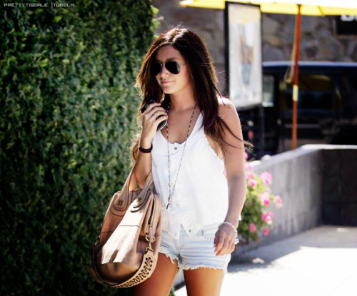 Ashley Tisdale - Page 12 Tumblr_lqg7kbhPJx1qksma1o1_500