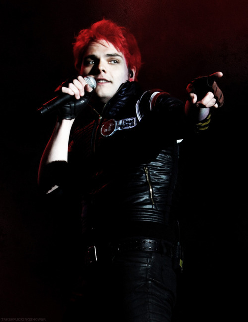 Gerard Way Tumblr_lqm8r45tDM1r1c0edo1_500