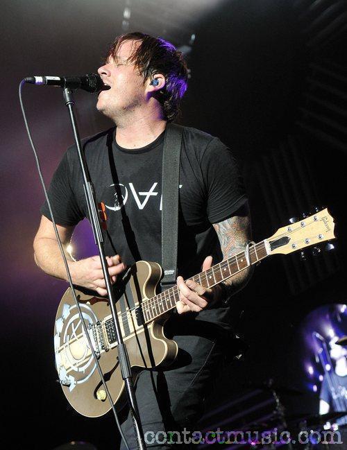 PROJECTO LP Tom Delonge (Blink 182/AVA) Gibson Look - Página 8 Tumblr_lshvzamNnG1qc8szwo1_500