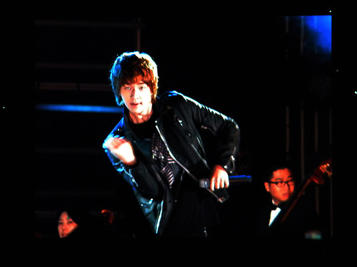 111009 SHINee @ Anniversary of UN in New York - Corian Feastival Tumblr_lstyl6eQu41qff7woo1_500