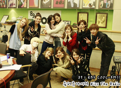 [Video + Pics] [21/10/11] SeoHyun @ Kiss the radio.  Tumblr_ltgq4bX1y31qhhd70o1_500