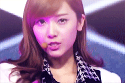 [GIFS][24-11-2011] Jessica: GG Tumblr_lv4cg0pJcI1r4bx1ro10_250