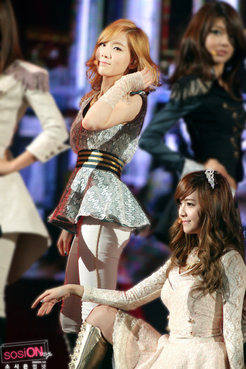 [PIC + GIF][30/10/2011] ♥  TaengSic Couple  ~ BYUN TỘC ♥ Happie Birthday Lép Phu Nhân 18/4/2012 - Page 2 Tumblr_lvjv4mkjdm1qzl0juo1_500