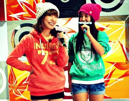 [PICS][18/12/2011] Yulti dễ thương trong trang phục đón giáng sinh tại Music Core Tumblr_lwdx9gMmmH1qked8xo2_500