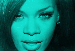 Gifs Rihanna [2] - Página 8 Tumblr_lxacovxtGp1r4wjzeo1_250