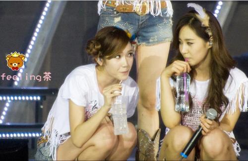 [PIC+VID+GIF][6/1/2012]«๑۩۞۩๑_ YURI ♥ JESSICA_๑۩۞۩๑_ PARIS ♥♕♥ ROMANTIC CITY ♥f  YULSIC_๑۩۞۩๑» - Page 12 Tumblr_lxydw3x8Bh1r4fwdwo1_500