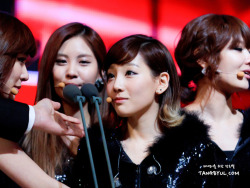 [PIC+VID+GIF][20/1/2012]∴♥∴ TaeNy ∴♥∴ Happy's Heaven ∴♥∴ Twinkle - Taeny Lấp Lánh - TaeTiSeo  ∴♥∴ - Page 7 Tumblr_ly3vp5taPJ1qe39tho10_250