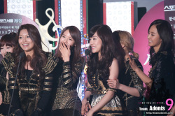 [PIC+VID+GIF][20/1/2012]∴♥∴ TaeNy ∴♥∴ Happy's Heaven ∴♥∴ Twinkle - Taeny Lấp Lánh - TaeTiSeo  ∴♥∴ - Page 3 Tumblr_ly3yo1jBPN1qe39tho2_250