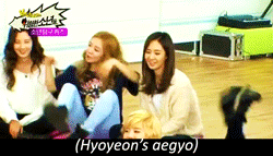 [PIC][1/2/2012] Sooyoung chỉ chọn aegyo của SoonKyu mà thôi =]] Tumblr_ly7o77IO2V1r61yvqo2_r3_250