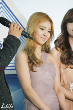 [PICS - GIFS][10-02-2012]Hyoyeon sexy body Tumblr_ly87qkfml51qctd4qo2_250