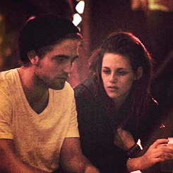 Robsten - Imagenes/Videos de Paparazzi / Estudio/ Eventos etc. - Página 6 Tumblr_lzqh38usDO1qchcd1o1_250