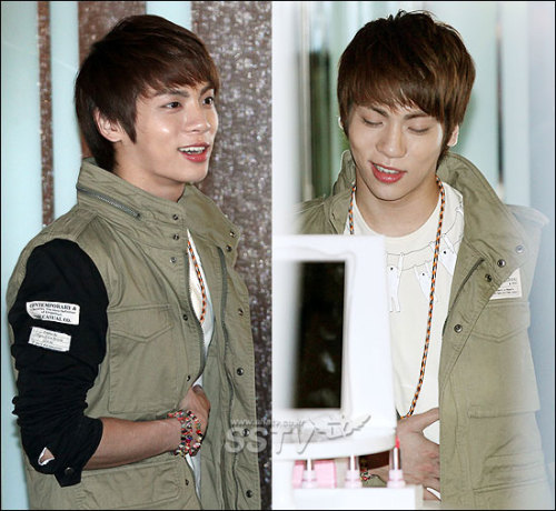 120229 Jonghyun @ Etude House Event Tumblr_m05hiplqL61r36tcgo1_500