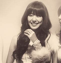 [FANYISM] [VER 8] Eye Smile(¯`'•.¸ Hoàng Mĩ Anh ¸.•'´¯) ♫ ♪ ♥ Tiffany Hwang ♫ ♪ ♥ Ngơ House - Page 29 Tumblr_m0xy60wUv21r2xenuo4_250