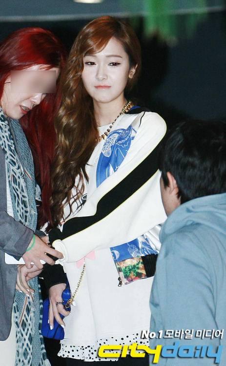 [PIC][10-04-2012]Jessica xuất hiện tại "Jardin De Chouette Collection Fashion Show" vào chiều nay Tumblr_m29k44T8gZ1qitdj1o1_500