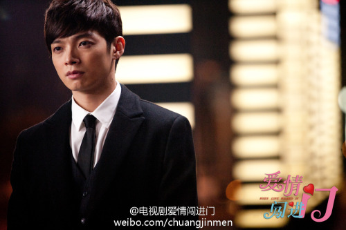 " WHEN LOVE WALKED IN " twdrama avec Victoria (fx) et Calvin Chen (Fahrenheit) Tumblr_m2w11kzgd91qka0e1o1_500