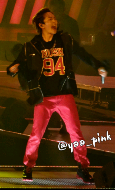 120425 Onew @ 'SHINee World 2012' Japan Arena Tour in Fukuoka Tumblr_m32f6d1Ahr1r8fs1io1_500