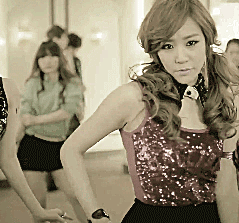 [PICS/GIFS] Tiffany "Twinkle" MV và Live - Liên tục cập nhật  Tumblr_m32wcmx8sv1r7hhj1o2_250