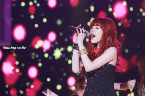 [PICS/GIFS][Update]Topic update red hair of TIFFANY Tumblr_m3v9alfU9h1r46bqso2_500