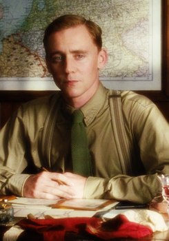 Tom Hiddleston egyéb filmjei - Page 19 Tumblr_m3vegvRPgL1qfigugo2_250