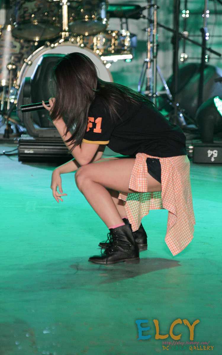 { 120510 / fantaken } WooRi @ Hanyang University Tumblr_m3yr3iAdSM1r27owuo6_1280