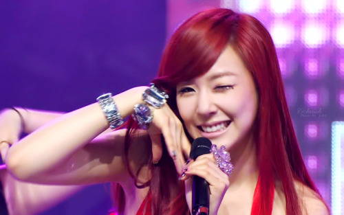 [PICS/GIFS] Tiffany "Twinkle" MV và Live - Liên tục cập nhật  Tumblr_m3z1bkqZNj1qm2npxo1_500