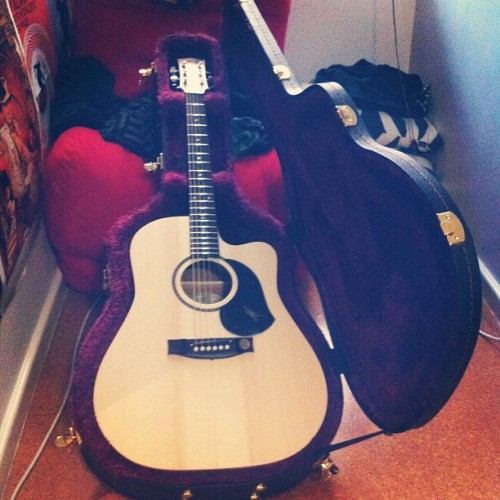 Que guitarras acousticas mais baratas devo ter em atençao? Tumblr_m402uver8O1qc9shyo1_500